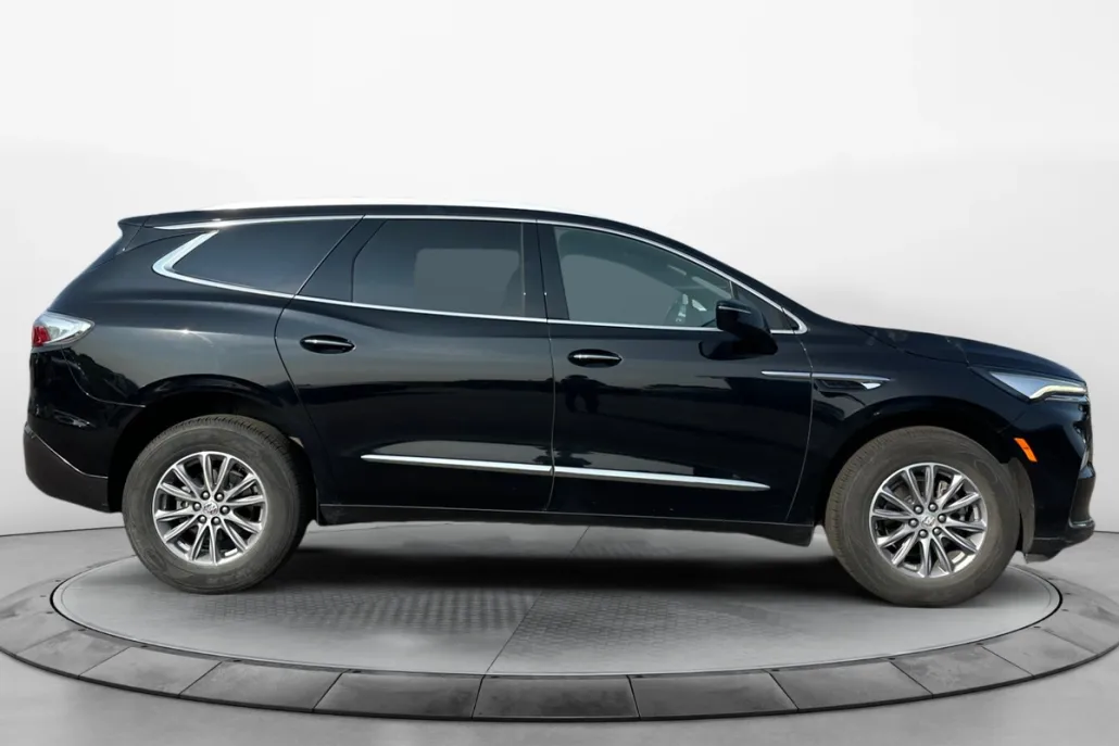 2023 Buick Enclave Essence photo 1