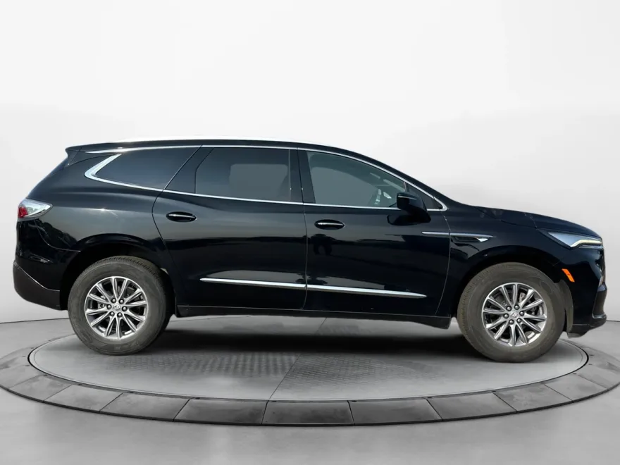 2023 Buick Enclave Essence photo 1