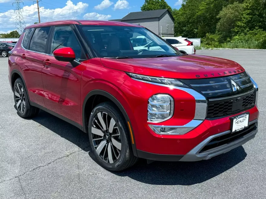 2025 Mitsubishi Outlander SE Ralliart photo 1