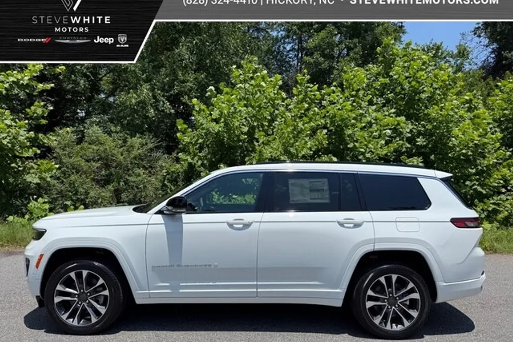 2025 Jeep Grand Cherokee Overland photo 1