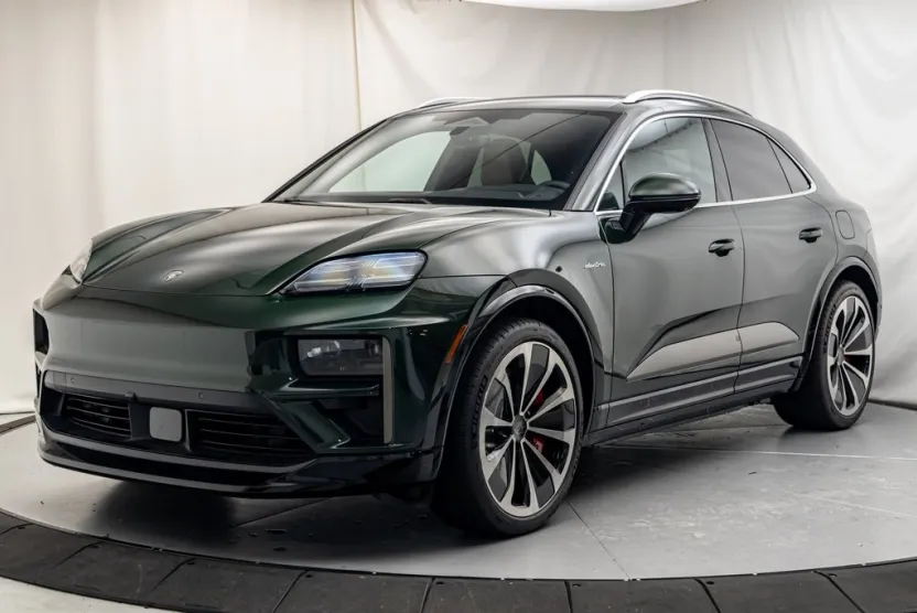 2024 Porsche Macan Electric Turbo photo 1
