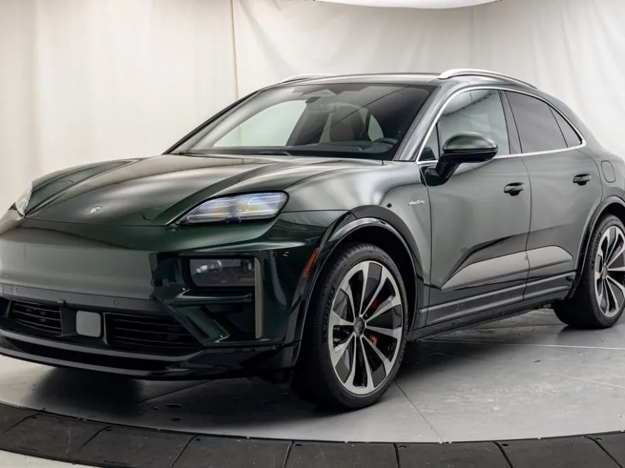 2024 Porsche Macan Electric Turbo photo 1