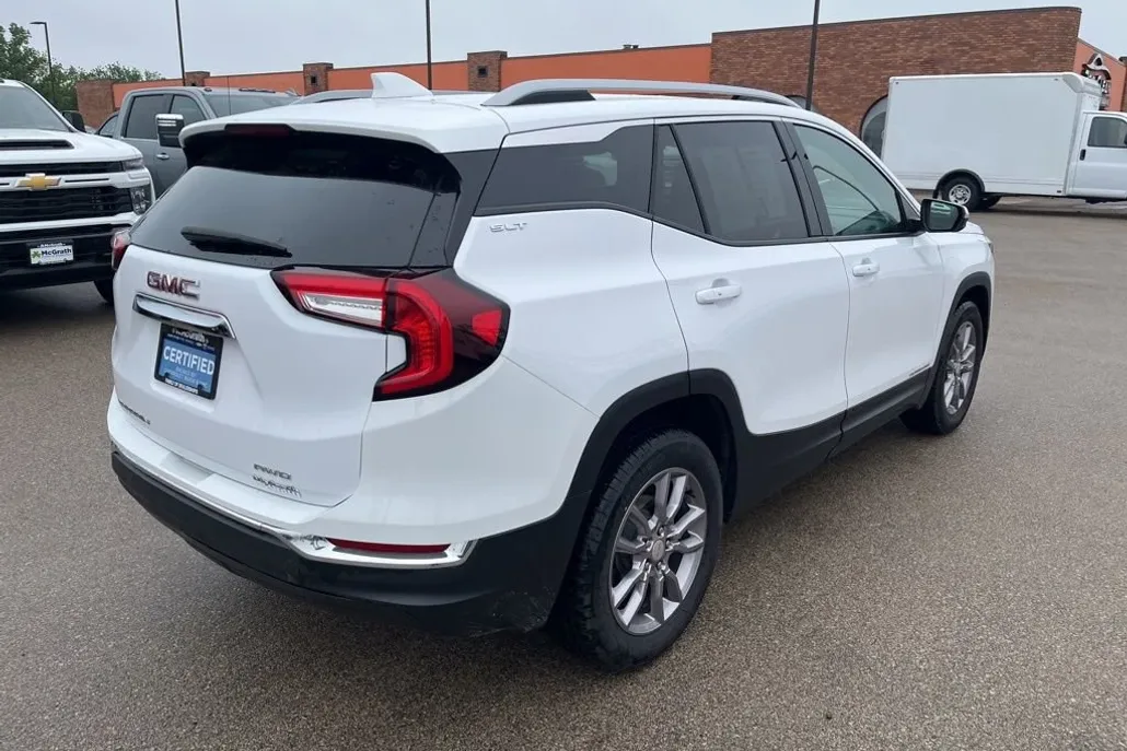 2024 Gmc Terrain SLT photo 1