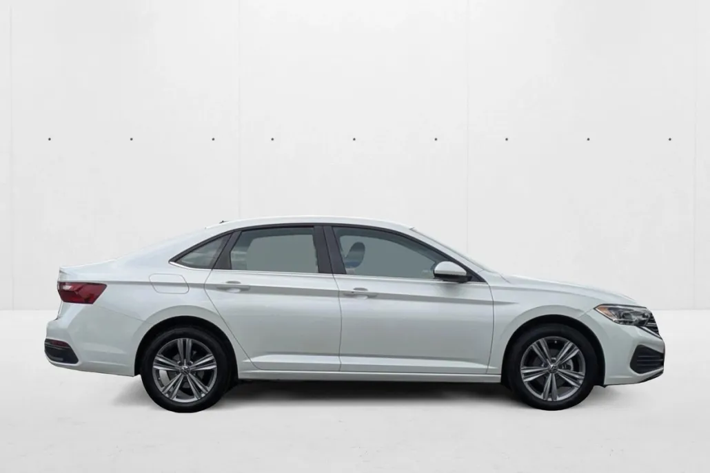 2023 Volkswagen Jetta 1.5T SE photo 1