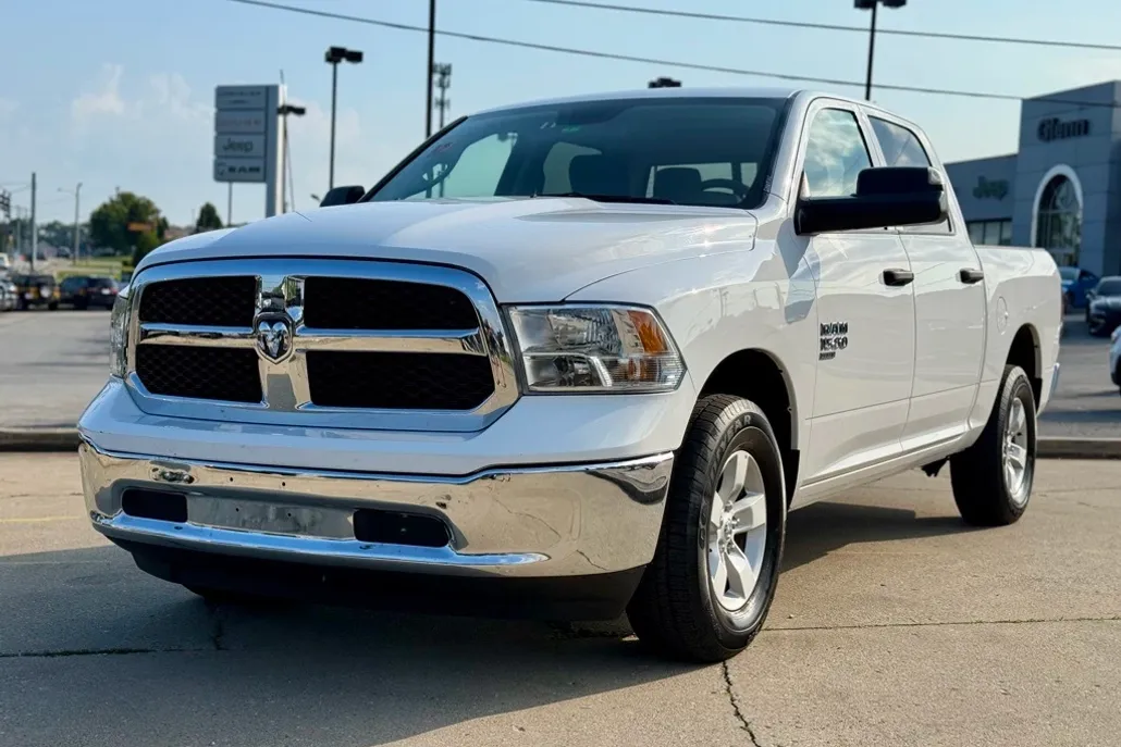 2023 Ram 1500 Classic SLT photo 1