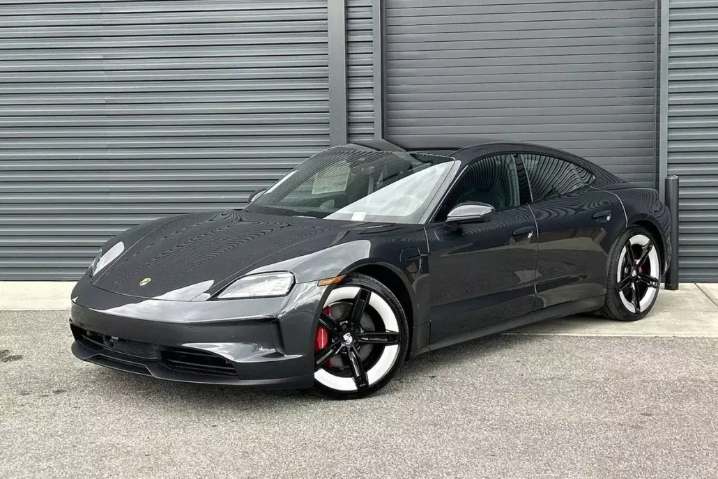 2025 Porsche Taycan 4S photo 1