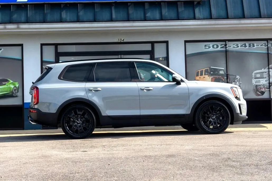 2022 Kia Telluride SX photo 1