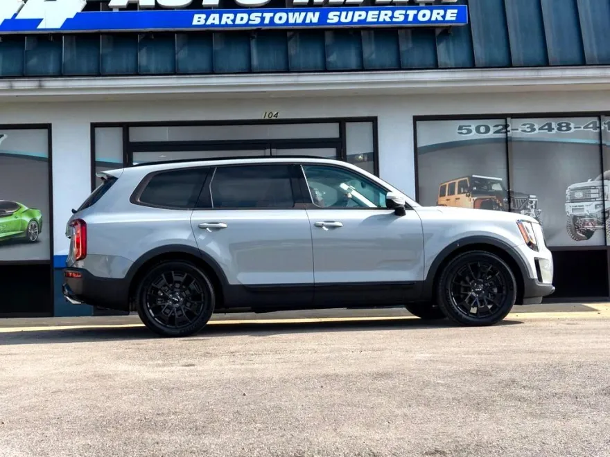 2022 Kia Telluride SX photo 1