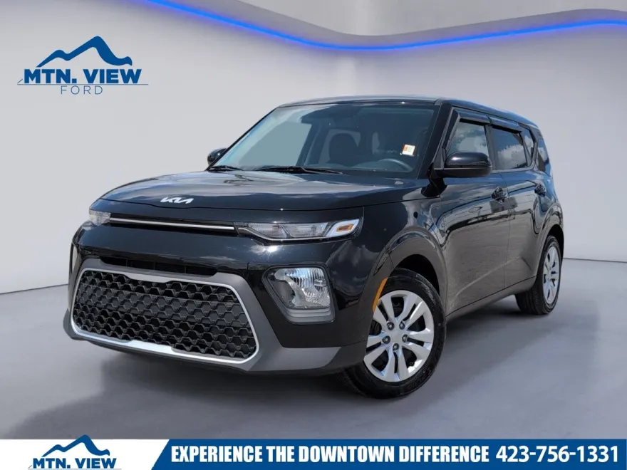 2022 Kia Soul LX photo 1