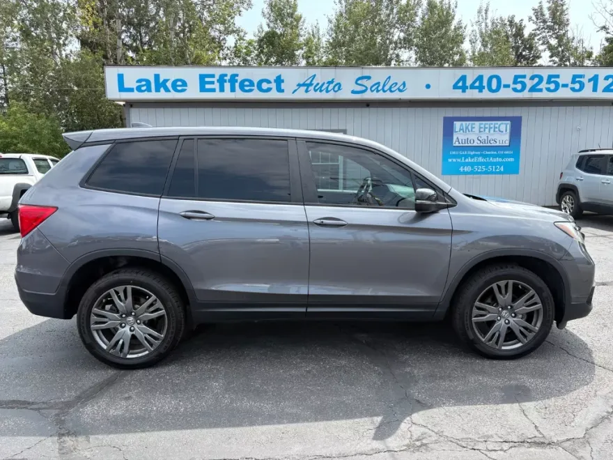 2017 Chevrolet Traverse 1LT photo 1