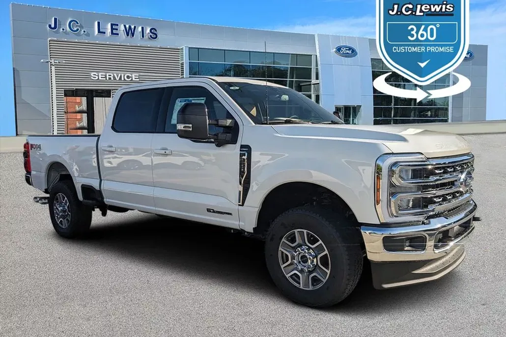 2025 Ford F-350 Lariat photo 1