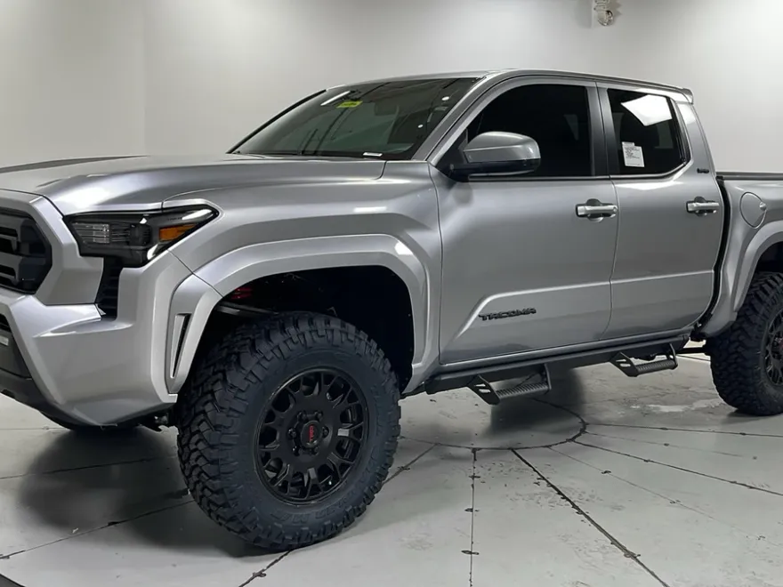 2025 Toyota Tacoma SR5 Double Cab photo 1