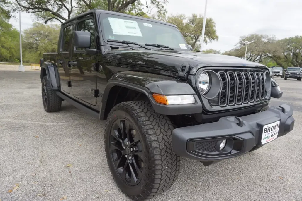 2025 Jeep Gladiator Sport photo 1