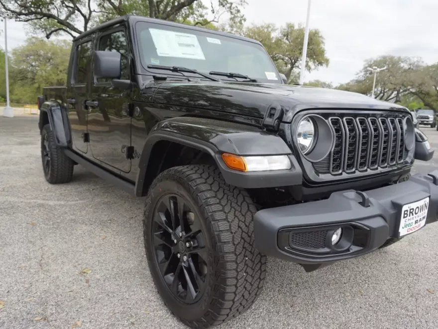 2025 Jeep Gladiator Sport photo 1