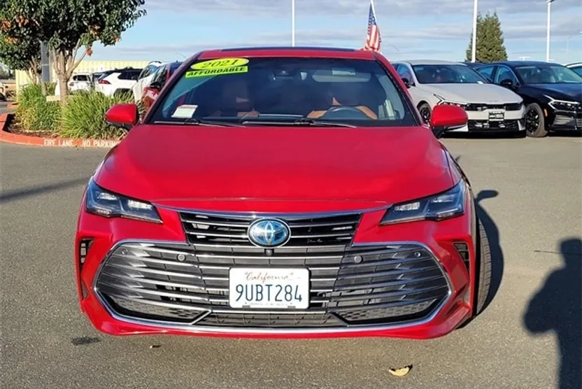 2021 Toyota Avalon Hybrid Limited photo 1