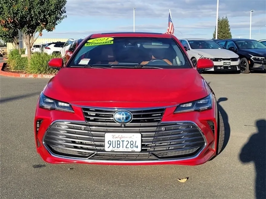 2021 Toyota Avalon Hybrid Limited photo 1