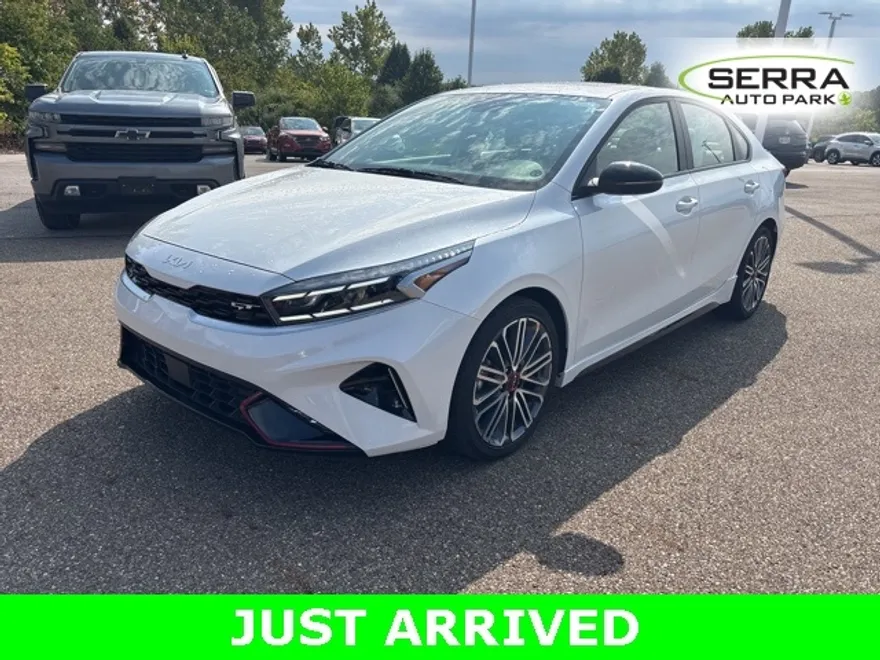 2023 Kia Forte GT photo 1