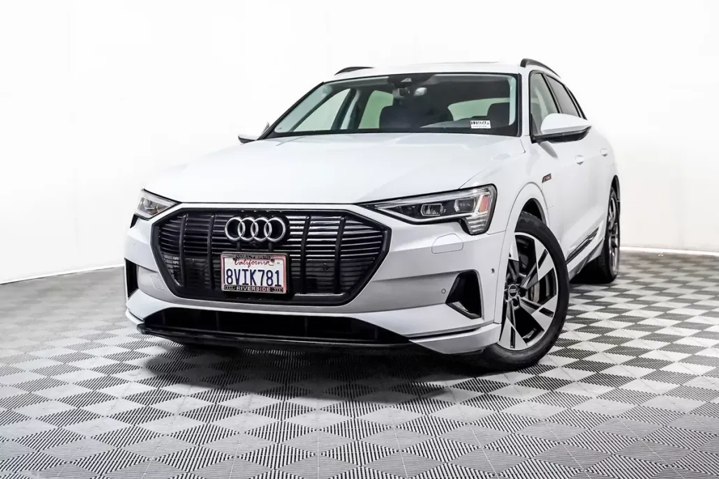 2021 Audi e-tron Premium photo 1