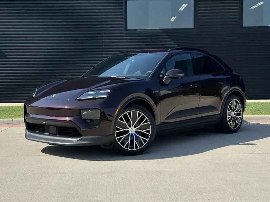 2025 Porsche Macan Electric photo 1