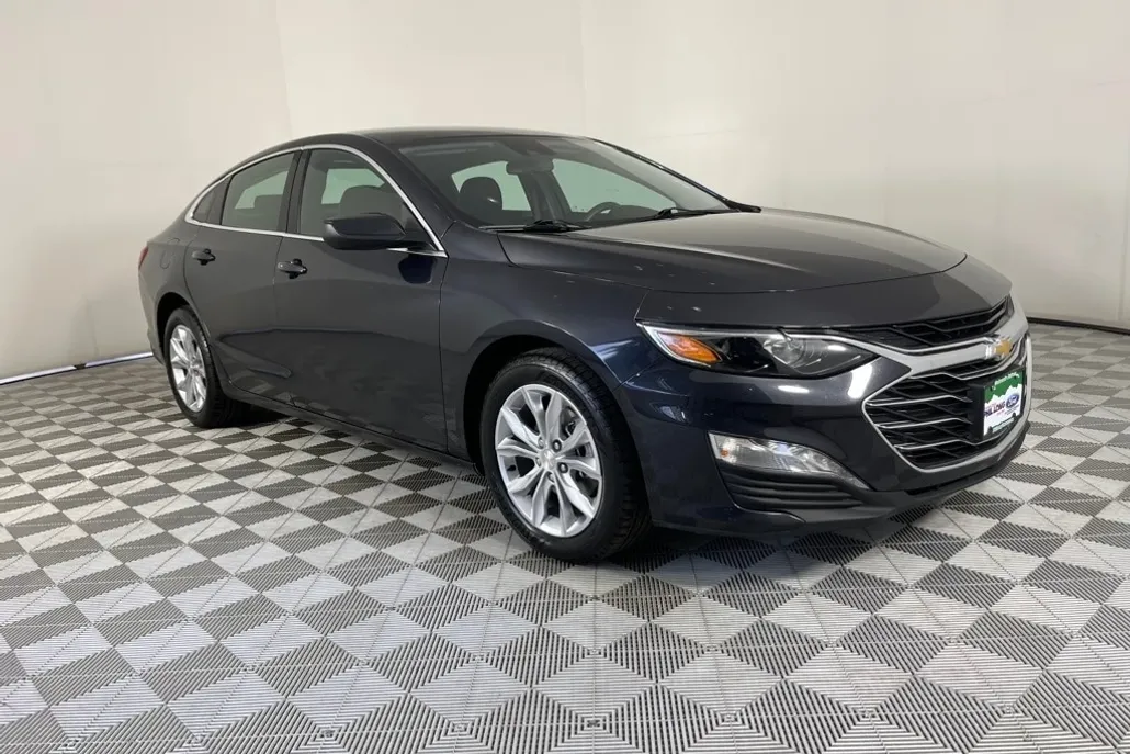 2023 Chevrolet Malibu 1LT photo 1