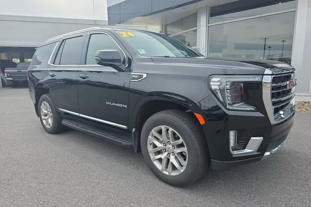 2024 Gmc Yukon SLT photo 1