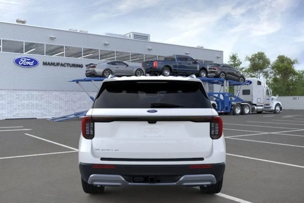 2025 Ford Explorer Platinum photo 1