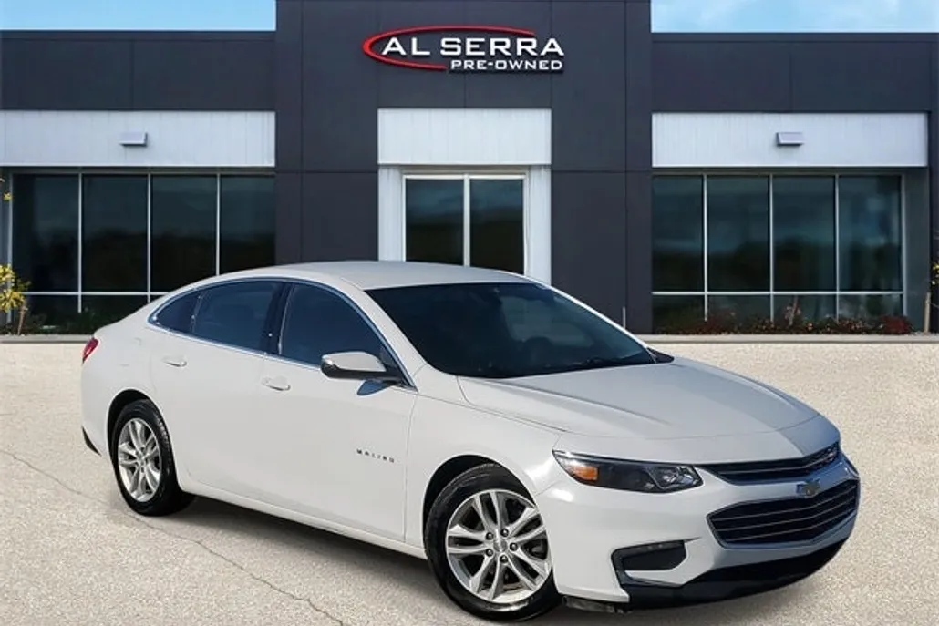2017 Chevrolet Malibu 1LT photo 1