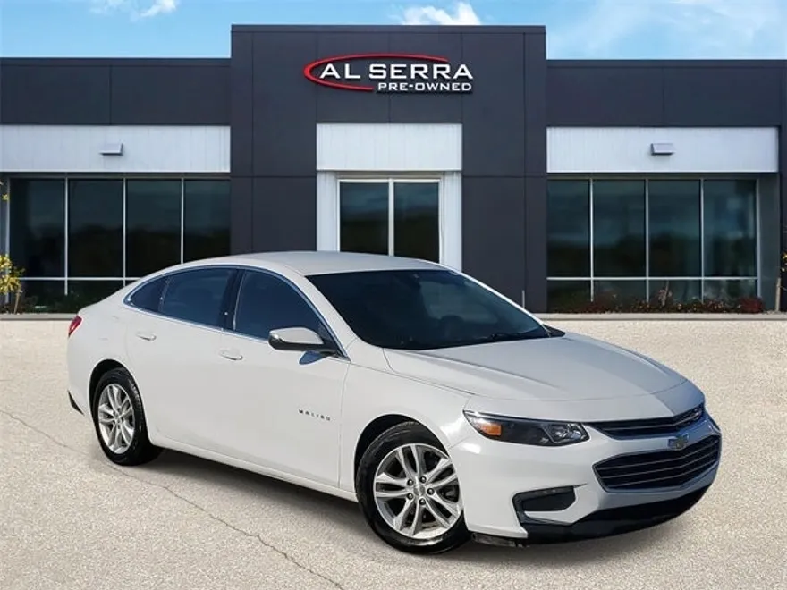 2017 Chevrolet Malibu 1LT photo 1