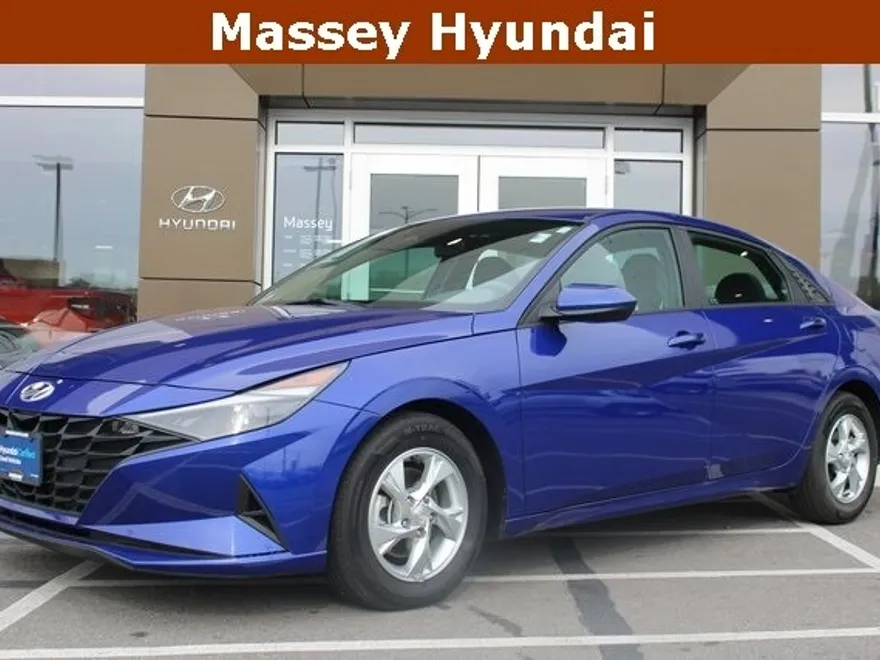 2022 Hyundai Elantra SE photo 1