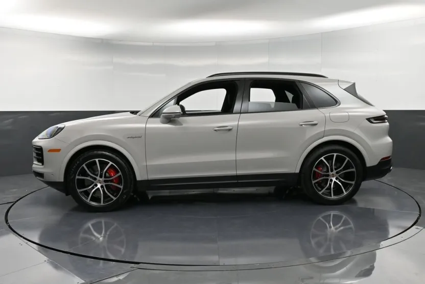 2026 Porsche Cayenne E-Hybrid S photo 1
