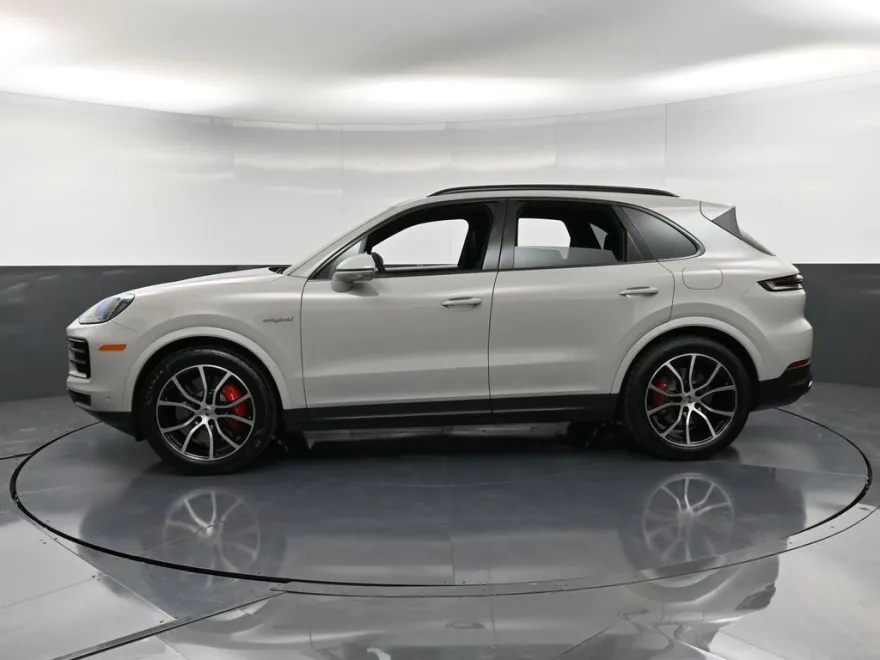 2026 Porsche Cayenne E-Hybrid S photo 1