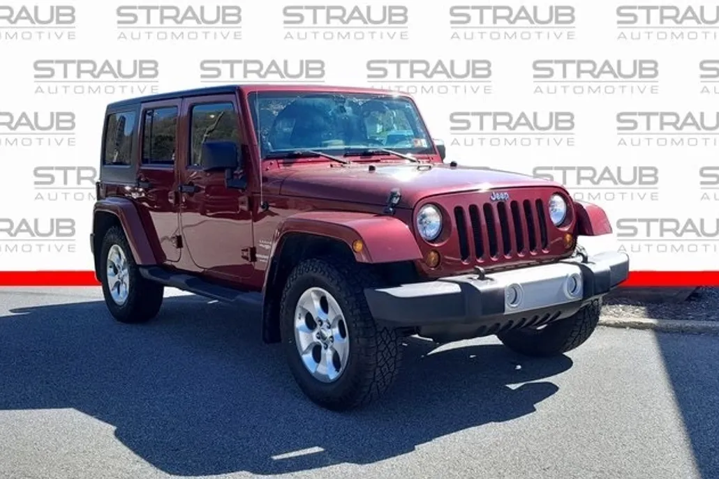 2013 Jeep Wrangler Unlimited Sahara photo 1