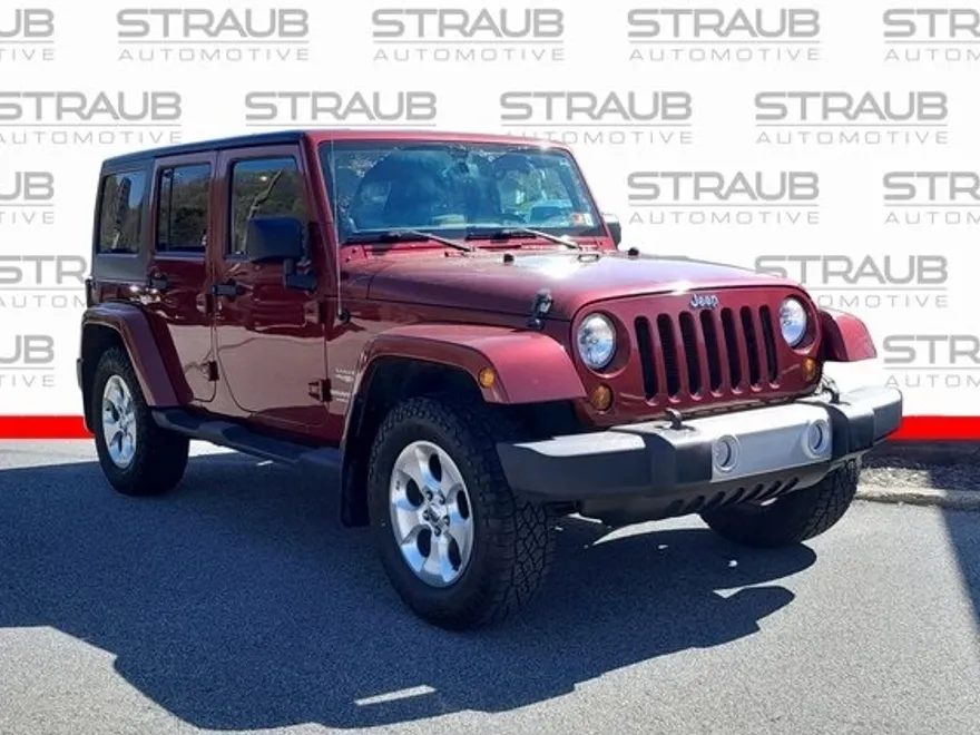 2013 Jeep Wrangler Unlimited Sahara photo 1
