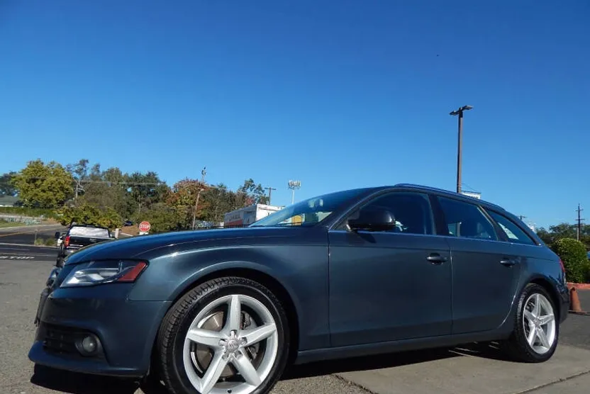 2011 Audi A4 2.0T Quattro Avant Prestige photo 1