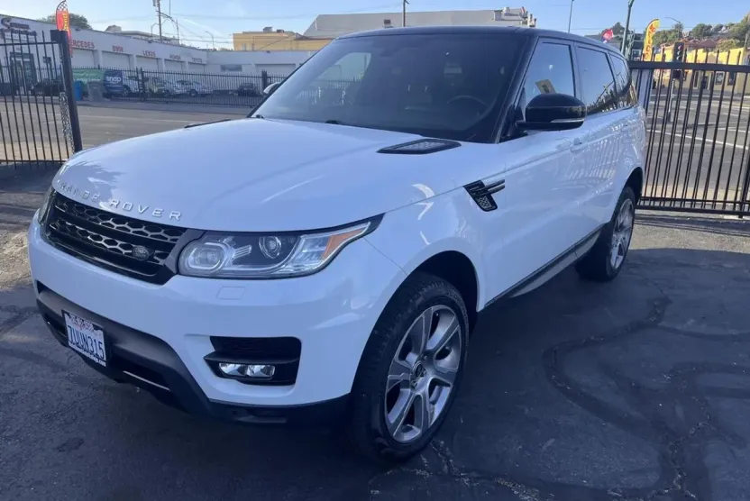 2015 Land Rover Range Rover Sport HSE photo 1