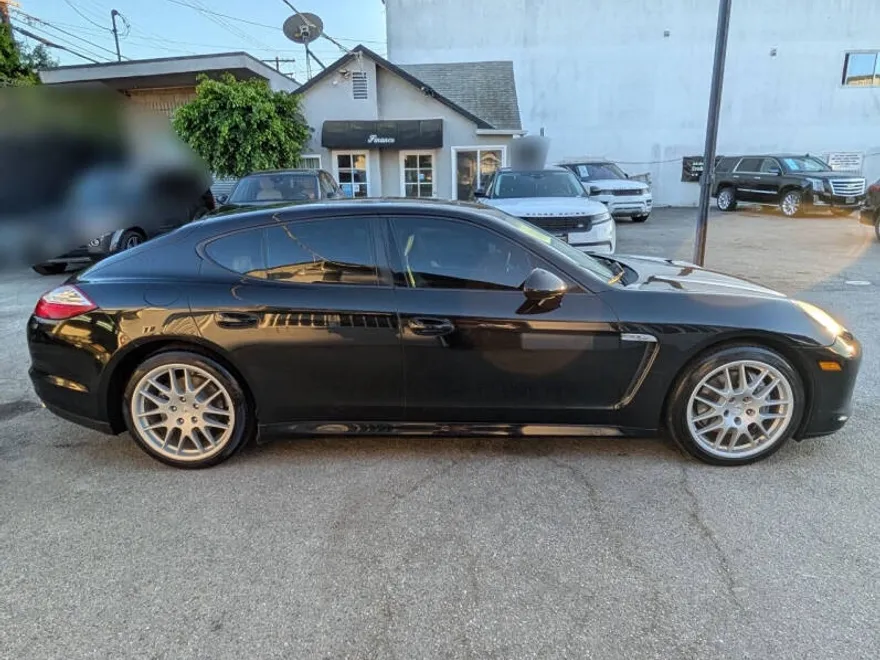 2011 Porsche Panamera 4 photo 1