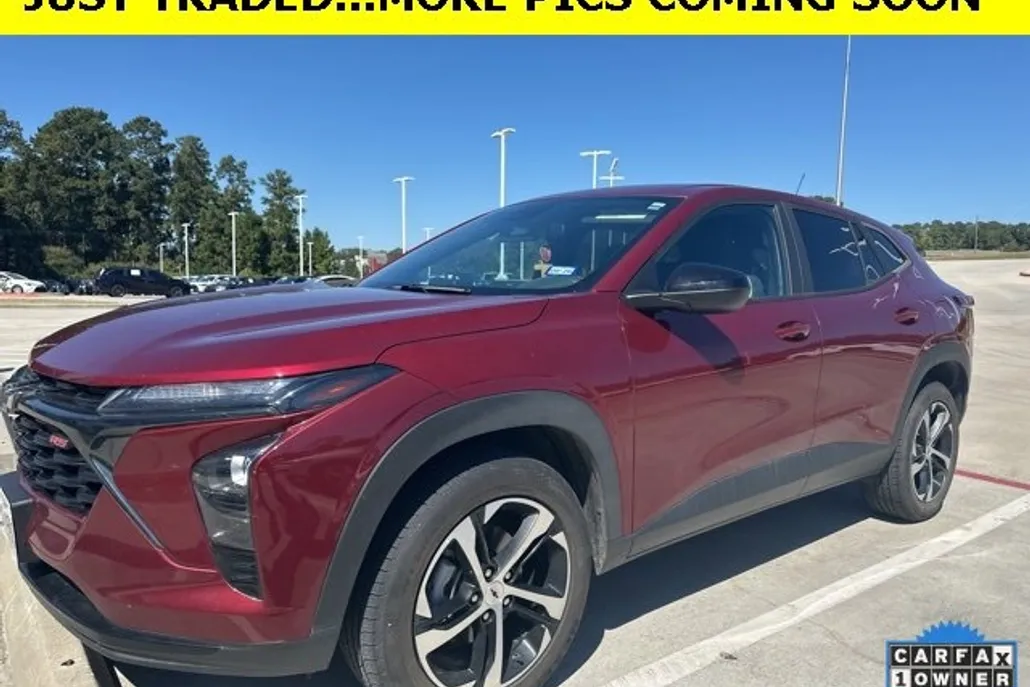 2024 Chevrolet Trax photo 1