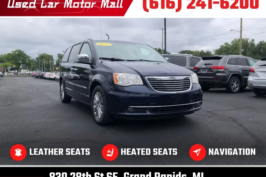 2015 Chrysler Town & Country photo 1