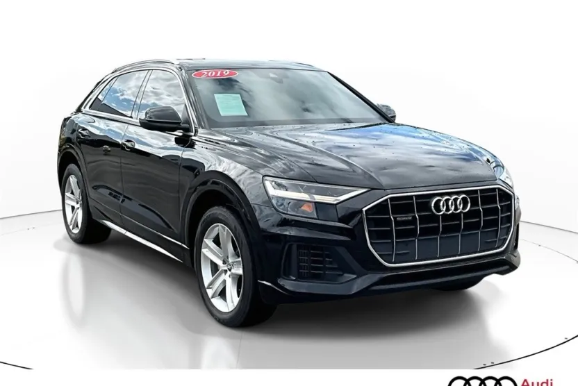 2019 Audi Q8 Premium photo 1