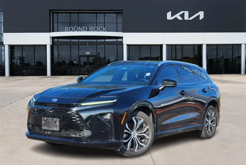 2025 Toyota Crown Signia XLE photo 1