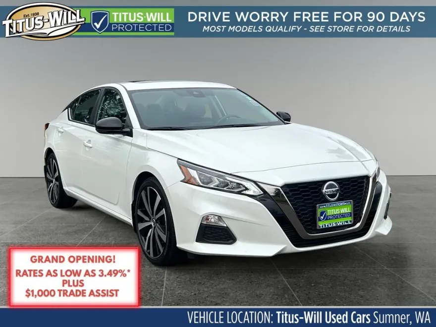 2022 Nissan Altima SR photo 1