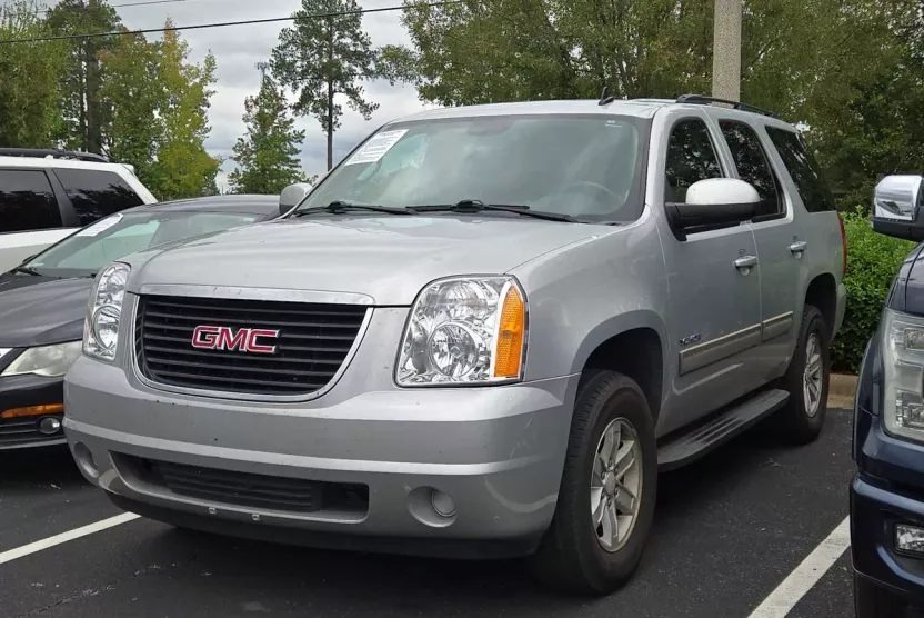 2011 Gmc Yukon SLE photo 1