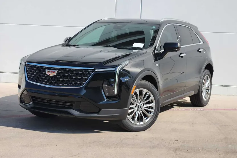 2025 Cadillac XT4 Premium Luxury photo 1