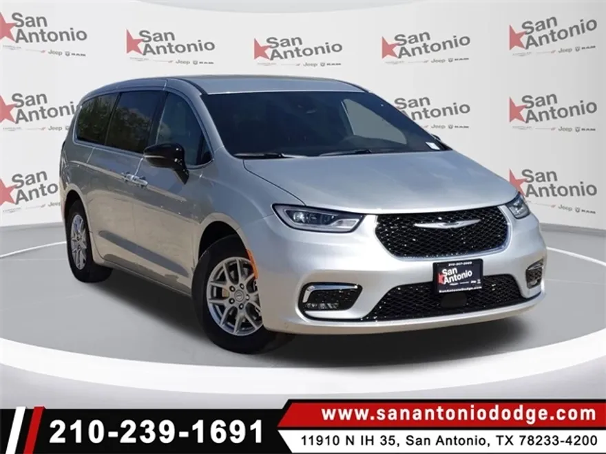 2026 Chrysler Pacifica photo 1