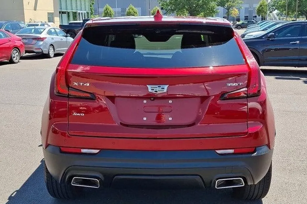 2021 Cadillac XT4 Luxury photo 1