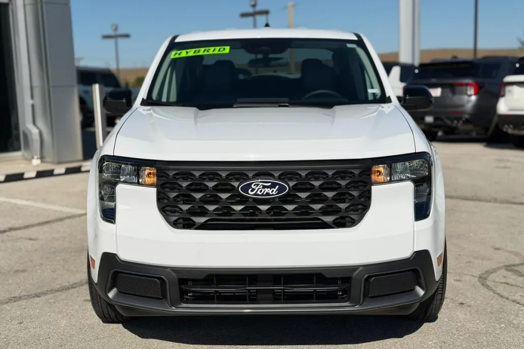 2025 Ford Maverick XLT photo 1