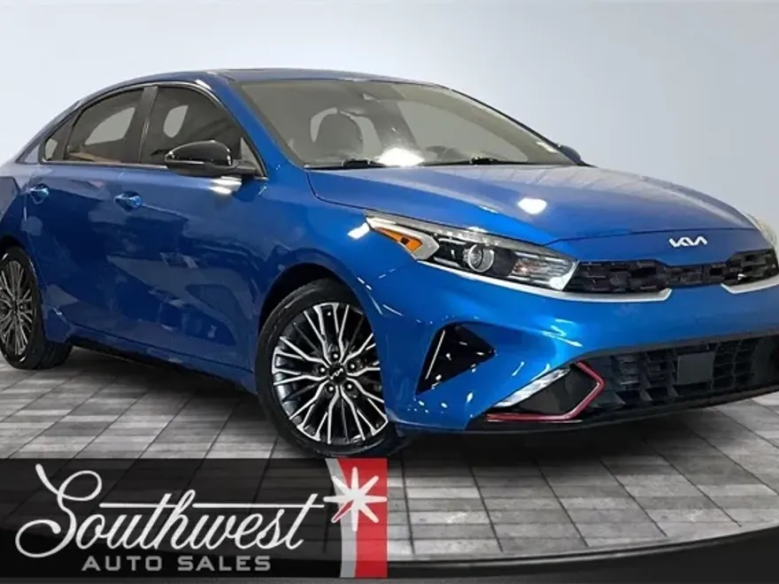 2022 Kia Forte GT-Line photo 1