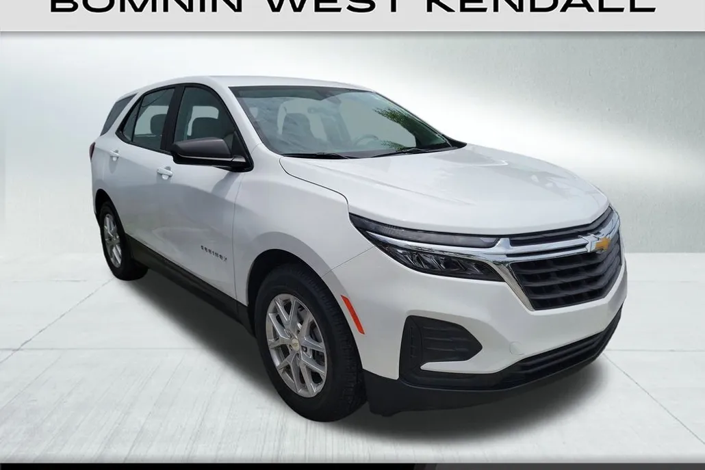 2024 Chevrolet Equinox LS photo 1