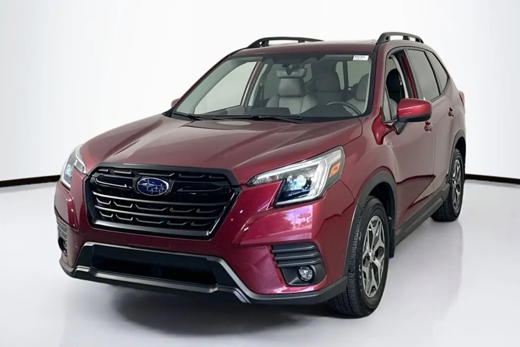 2024 Subaru Forester Premium Base photo 1