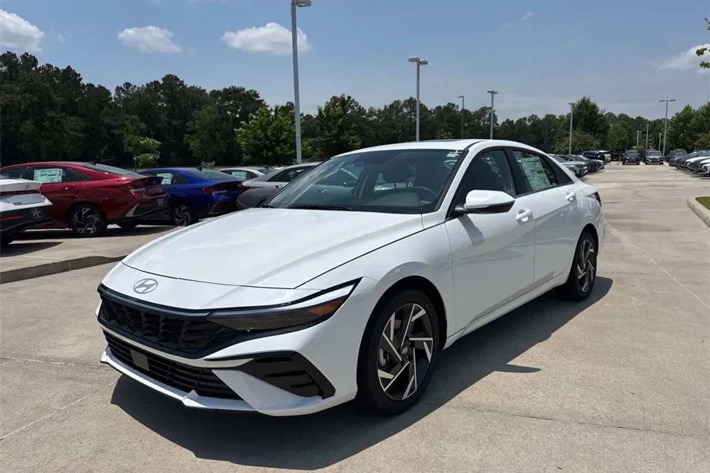 2025 Hyundai Elantra Hybrid Limited photo 1